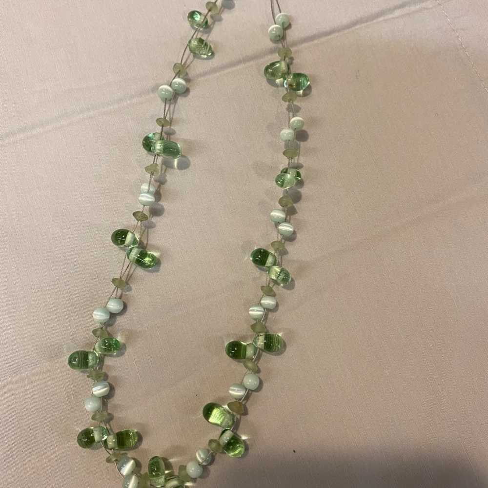 GREEN BEADED NECKLACE